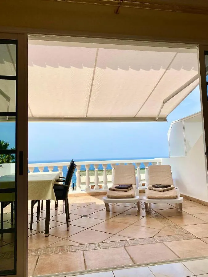 Ocean Pearl: Luxury Beachside Villa with Sea View in Los Gigantes Acantilado de los Gigantes