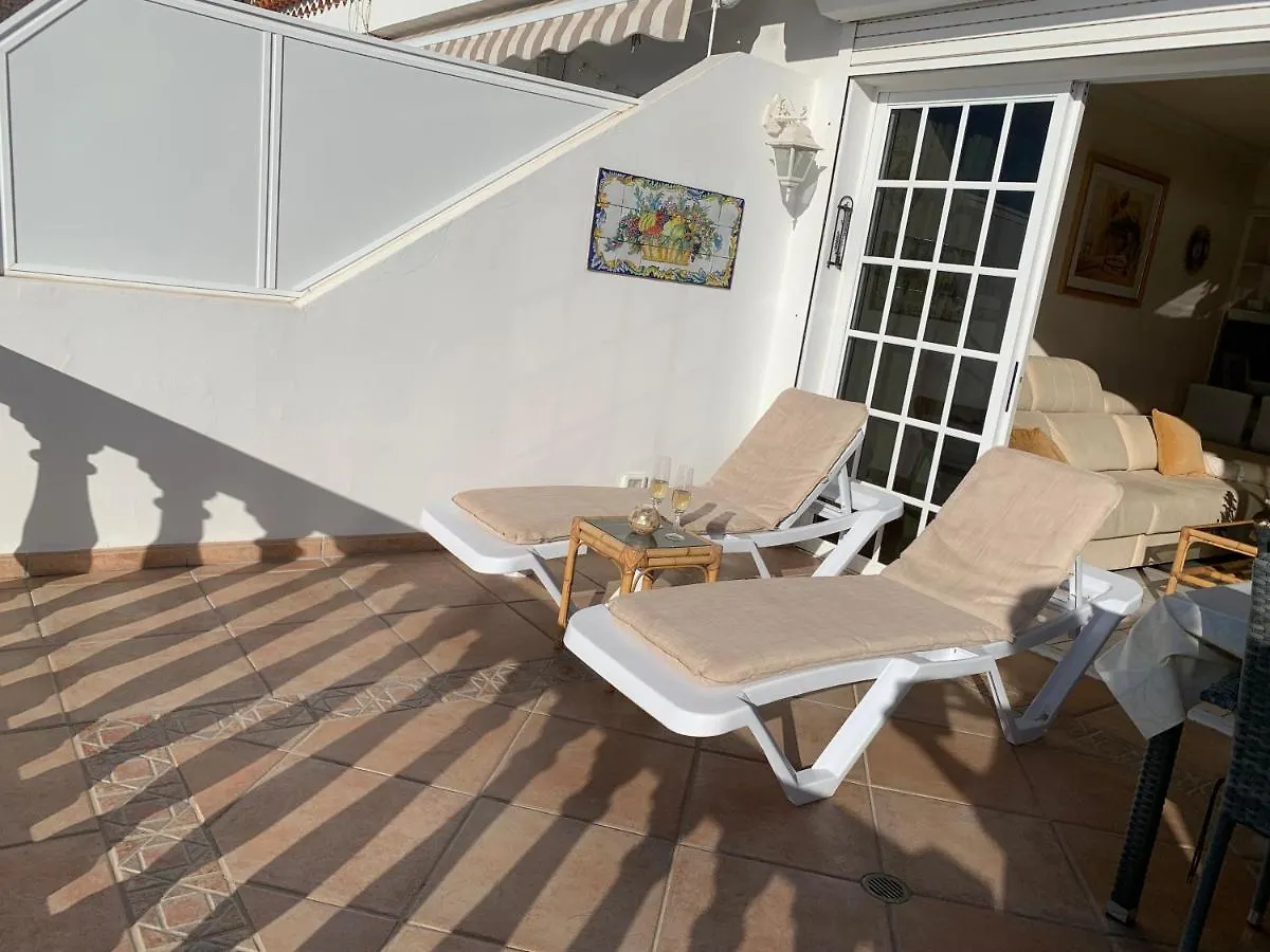 Ocean Pearl: Luxury Beachside Villa with Sea View in Los Gigantes Acantilado de los Gigantes