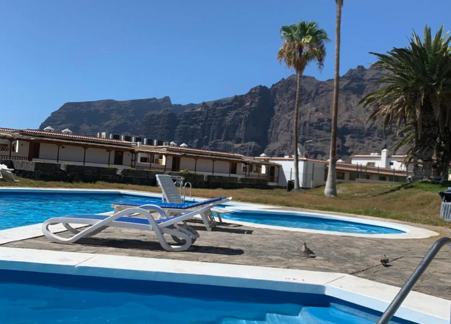 Ocean Pearl: Luxury Beachside Villa with Sea View in Los Gigantes Acantilado de los Gigantes Apartment